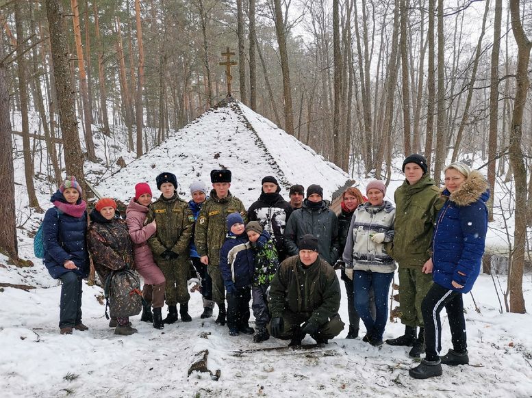 US2uQYXSkMU